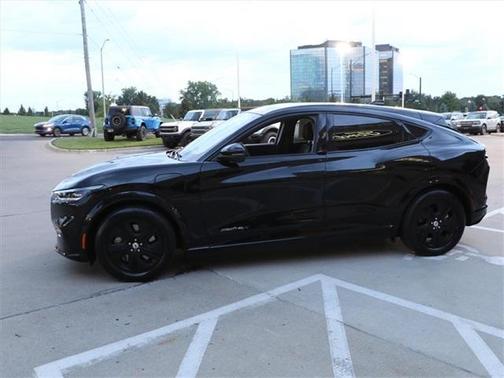 2023 Ford Mustang Mach-E California Route 1