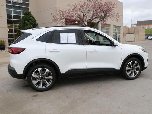 White Metallic 2023 Ford Escape Platinum