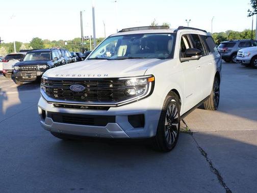 Glacier Gray Metallic 2026 Ford Expedition Max Platinum