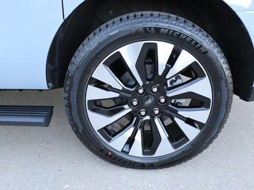 Glacier Gray Metallic 2026 Ford Expedition Max Platinum