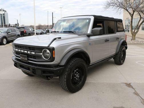 2022 Ford Bronco Black Diamond