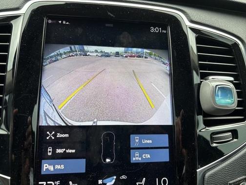 2021 Volvo XC90 T6 Momentum 7 Passenger