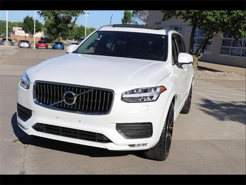 2021 Volvo XC90 T6 Momentum 7 Passenger