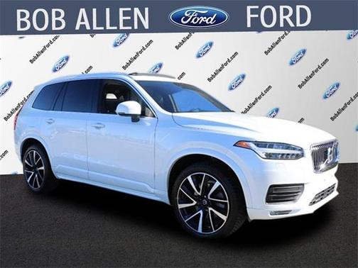 2021 Volvo XC90 T6 Momentum 7 Passenger