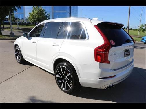 2021 Volvo XC90 T6 Momentum 7 Passenger