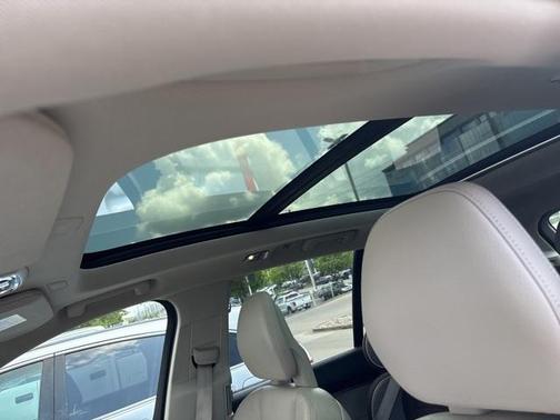 2020 Volvo XC90 T6 Momentum 6 Passenger