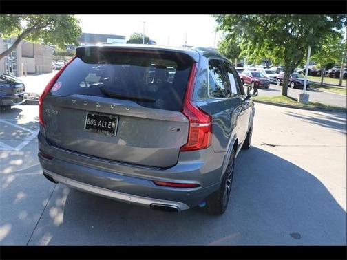 2020 Volvo XC90 T6 Momentum 6 Passenger