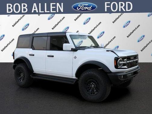 Oxford White 2026 Ford Bronco Outer Banks