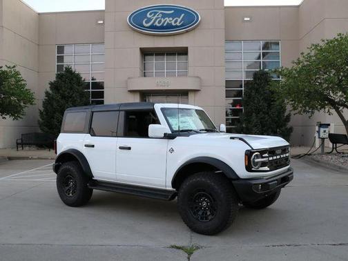 Oxford White 2026 Ford Bronco Outer Banks