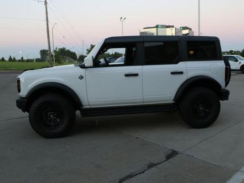 Oxford White 2026 Ford Bronco Outer Banks
