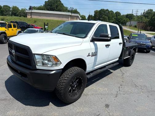 2017 RAM 3500 Tradesman Crew Cab 4x4 8' Box