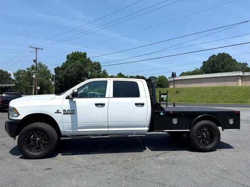 2017 RAM 3500 Tradesman Crew Cab 4x4 8' Box