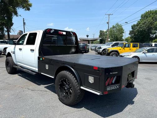 2017 RAM 3500 Tradesman Crew Cab 4x4 8' Box