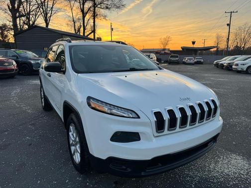 2017 Jeep Cherokee Sport
