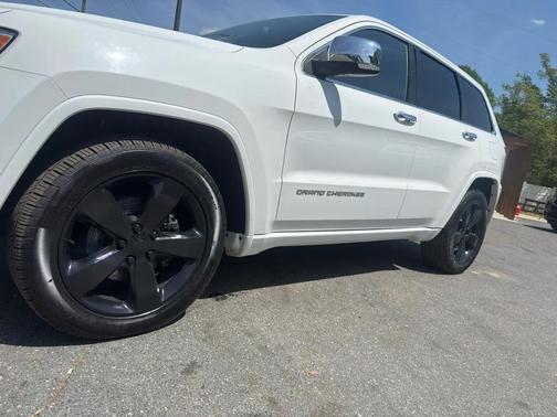 White 2014 Jeep Grand Cherokee Overland