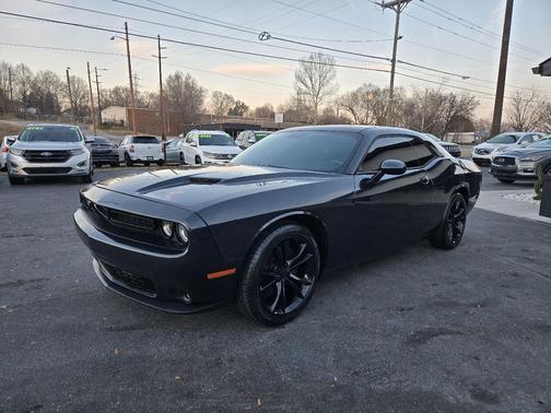 2016 Dodge Challenger SXT