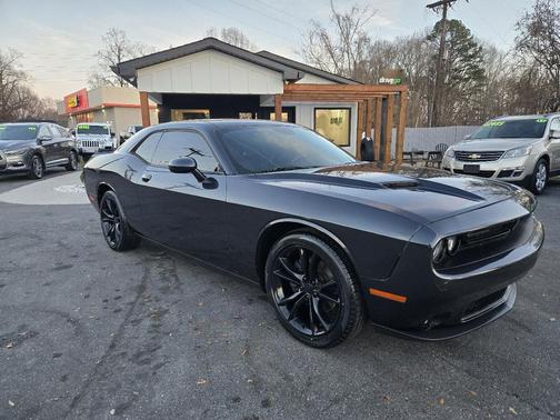 2016 Dodge Challenger SXT