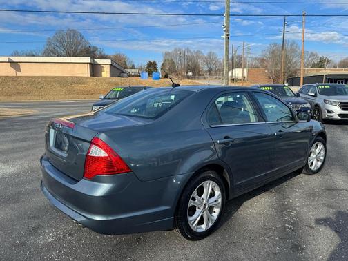 2012 Ford Fusion SE