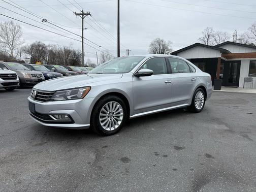 2016 Volkswagen Passat 1.8T SE w/Technology