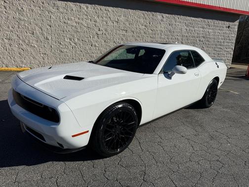 2016 Dodge Challenger SXT