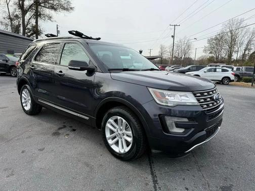 Gray 2017 Ford Explorer XLT