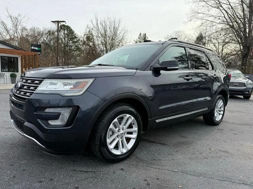 Gray 2017 Ford Explorer XLT