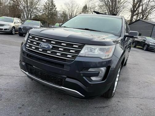 Gray 2017 Ford Explorer XLT
