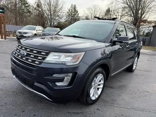 Gray 2017 Ford Explorer XLT