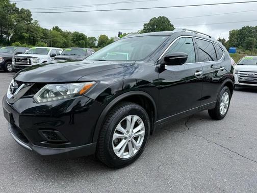 Black 2015 Nissan Rogue SV