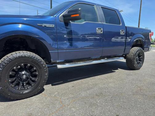 Blue 2010 Ford F-150 XLT SuperCrew