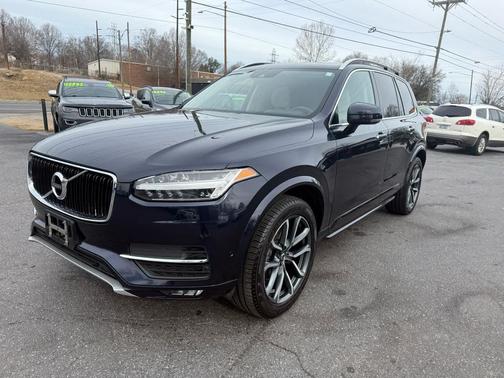 2016 Volvo XC90 T6 Momentum