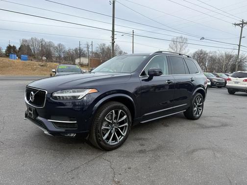 2016 Volvo XC90 T6 Momentum
