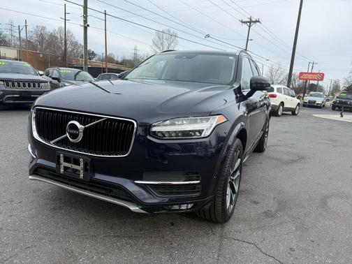 2016 Volvo XC90 T6 Momentum