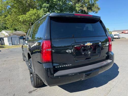 Black 2018 Chevrolet Suburban LT