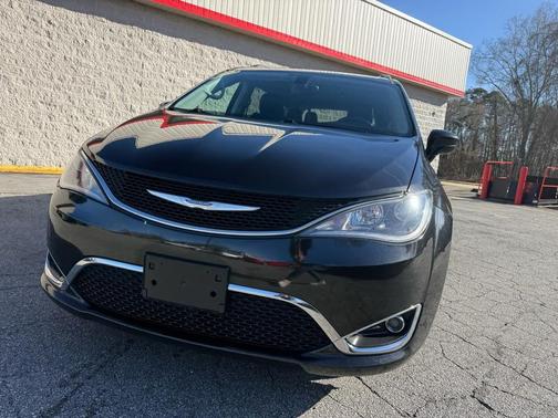 2018 Chrysler Pacifica Touring-L