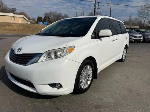 2011 Toyota Sienna XLE