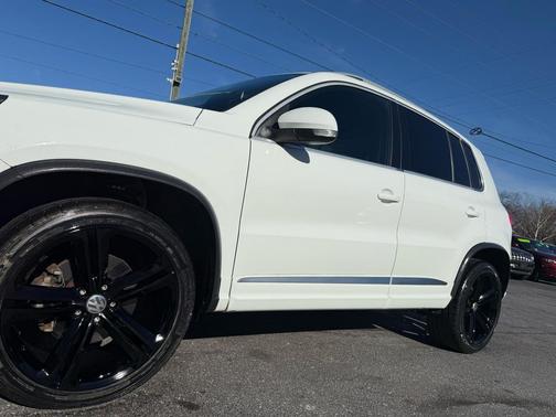 2016 Volkswagen Tiguan R-Line