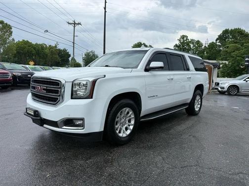 White 2017 GMC Yukon XL SLT