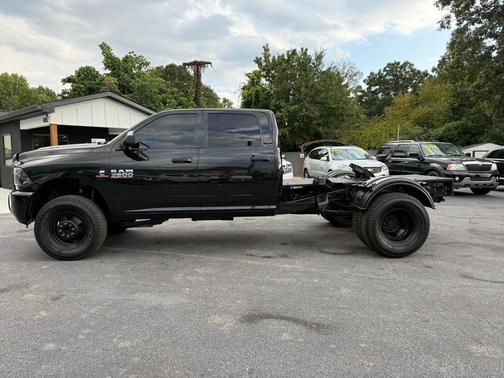 2018 RAM 3500 Tradesman Crew Cab 4x4 8' Box