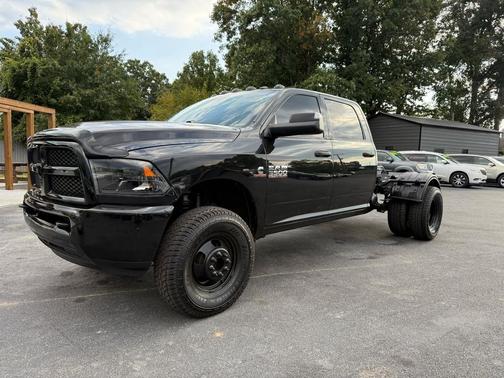 2018 RAM 3500 Tradesman Crew Cab 4x4 8' Box
