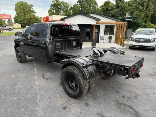 2018 RAM 3500 Tradesman Crew Cab 4x4 8' Box