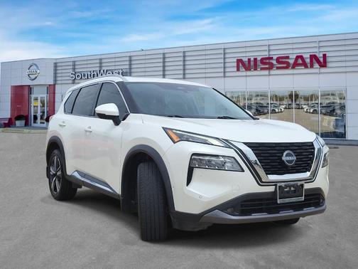 White 2022 Nissan Rogue SL