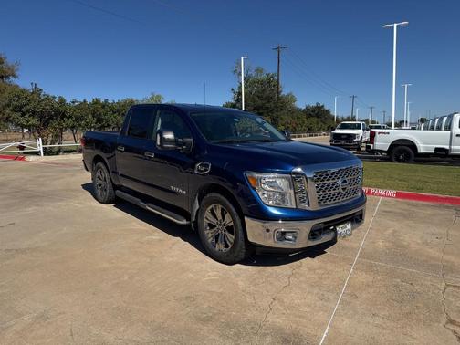2017 Nissan Titan SV