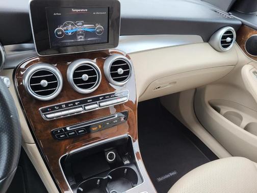 2017 Mercedes-Benz GLC 300 Base