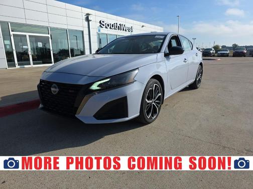 2025 Nissan Altima SR