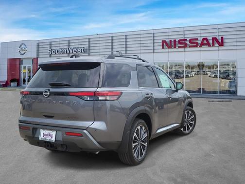 Gun Metallic 2026 Nissan Pathfinder Platinum
