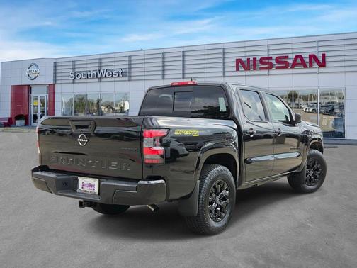 Super Black 2027 Nissan Frontier SV