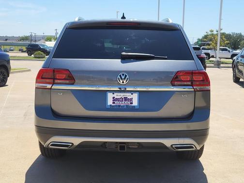Platinum Gray Metallic 2019 Volkswagen Atlas 3.6L SE w/Technology