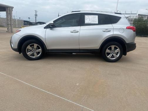 Classic Silver Metallic 2015 Toyota RAV4 XLE