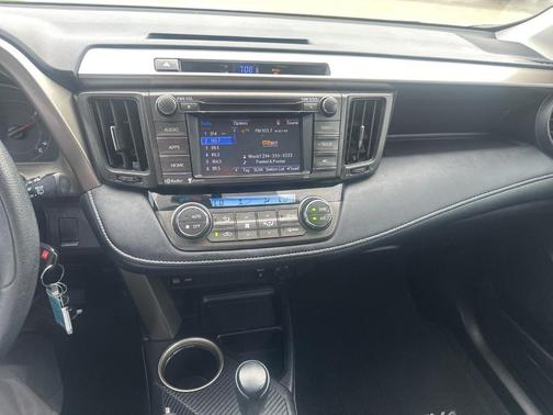 Classic Silver Metallic 2015 Toyota RAV4 XLE